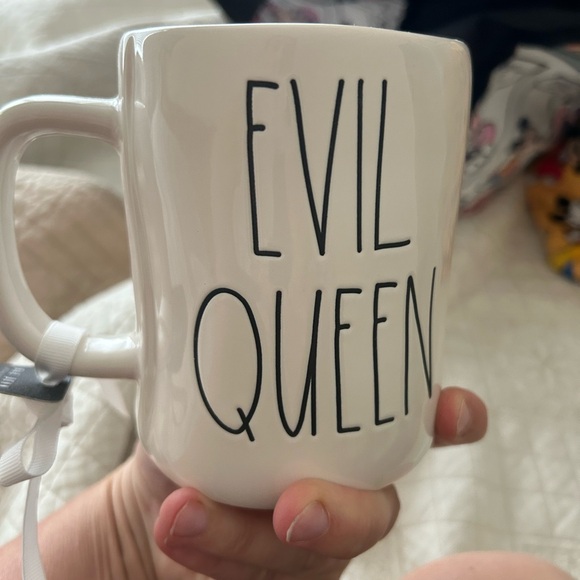 Disney Snow White Evil Queen Grimhilde Rae Dunn mug NWT Halloween villains - Picture 2 of 2